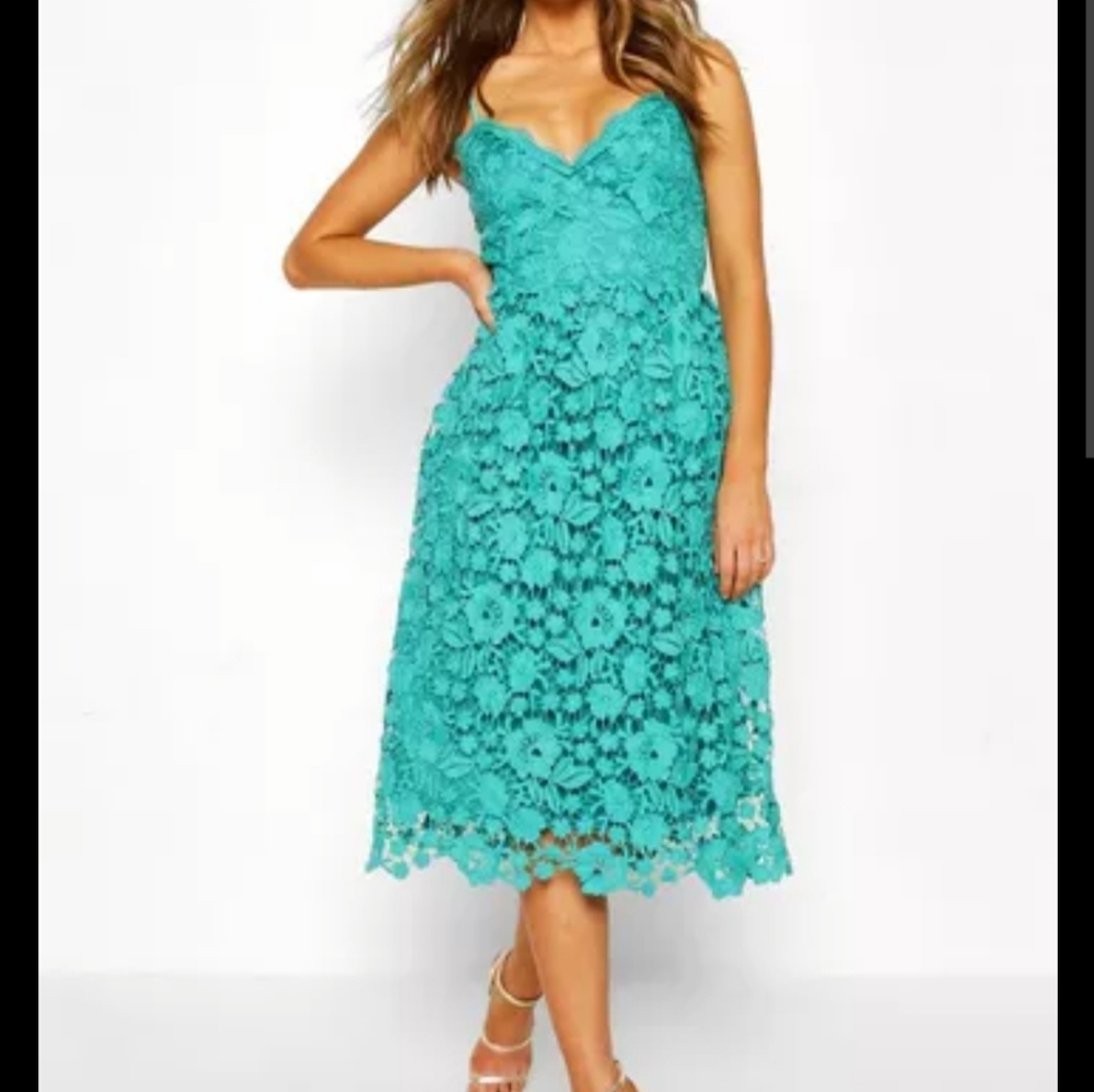 Green Boohoo Lace Dress